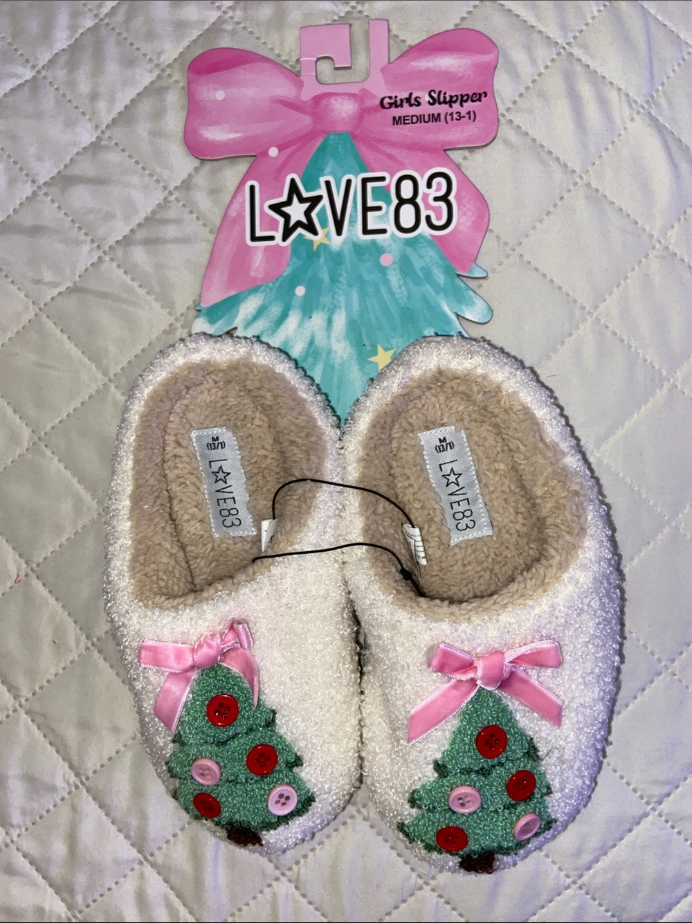 Love Cream Kids Slippers with Pink Bows & Green Tree Appliqués. NWT.